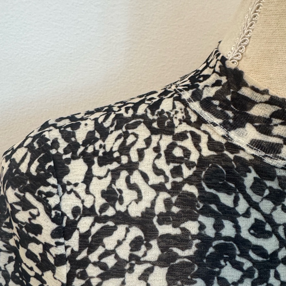 H&M mesh top - Picture 7 of 11